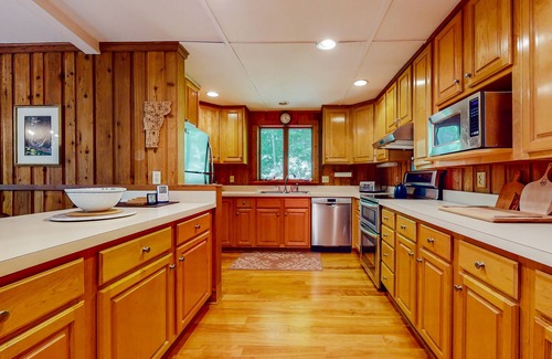 Stratton and Bromley Ski Areas House | Cozy abode with a deck, grill, wood stove, full kitchen, W/D, and partial AC