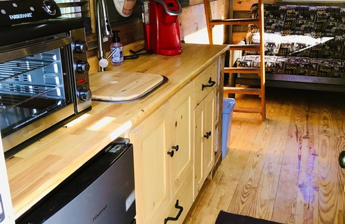 Newport Cabin | Cozy, absolutely secluded Mountain Cabin,Pet Friendly,spectacular Views,hiking