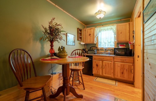 Jay Cabin | Cozy Adirondack Ski Cabin