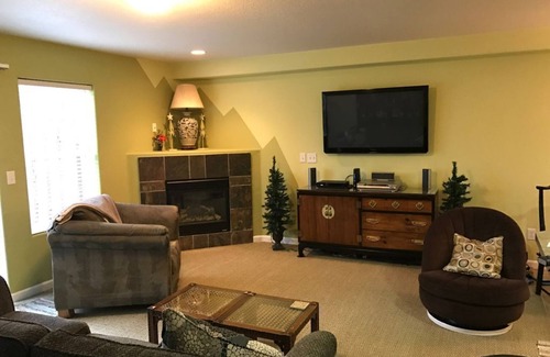 Troutdale Condo | Cozy & Affordable 3 bedroom, 2.5 bath Townhouse in Portland (Troutdale) Oregon.