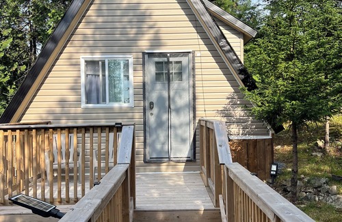 Saint John Cabin | Cozy Aframe 4 beds, full bathroom, kitchenette cabin with WiFi in Saint John