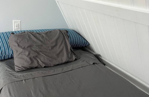 Saint John Cabin | Cozy Aframe 4 beds, full bathroom, kitchenette cabin with WiFi in Saint John