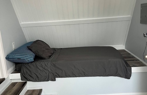 Saint John Cabin | Cozy Aframe 4 beds, full bathroom, kitchenette cabin with WiFi in Saint John