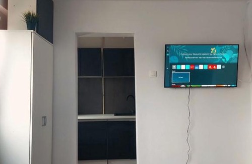 Sector 4 Apartment | Cozy and affordable Studio close to metro station