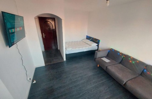 Sector 4 Apartment | Cozy and affordable Studio close to metro station