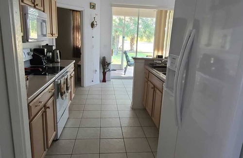 North Port House | Cozy and Beautiful 3 bed. Villa, quiet neighborhood, near Golf Course & beaches.