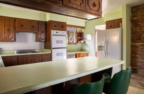 Sheboygan House | Cozy and charming country estate less than 5 minutes from Whistling Straits!