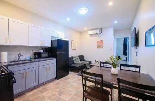 The Heights Apartment | Cozy and Chic 2BR apartment mins to NYC