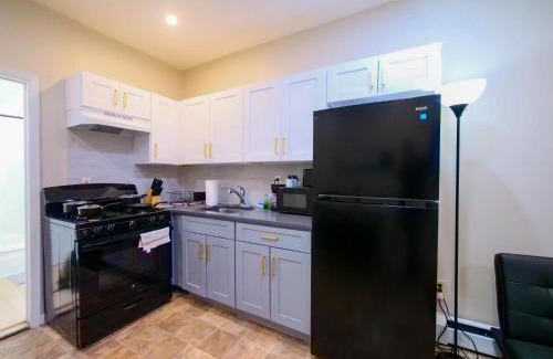 The Heights Apartment | Cozy and Chic 2BR apartment mins to NYC