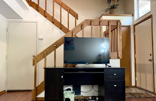 Cleveland Heights Condo | Cozy and clean 3 bed condo with work-from-home set up