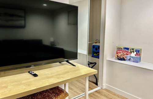 Grandview-Woodland House | Cozy and Clean 2-bed 1-liv Garden Suite Close to Commercial Drive /10 min to DT
