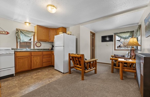 Rapid City Cabin | Cozy and Clean Cabin Thirty Minutes from Mt Rushmore - In Rapid City On Canyon Lake Thirty Minutes from Mt Rushmore