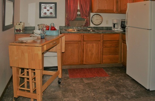 Rapid City Cabin | Cozy and Clean Cabin Thirty Minutes from Mt Rushmore - In Rapid City On Canyon Lake Thirty Minutes from Mt Rushmore