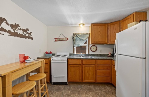 Rapid City Cabin | Cozy and Clean Cabin Thirty Minutes from Mt Rushmore - In Rapid City On Canyon Lake Thirty Minutes from Mt Rushmore