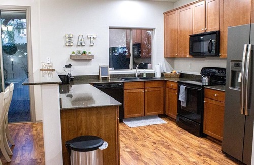 East Mesa House | Cozy and Clean Pet-Friendly Family Retreat Newly Remodeled Community Pool