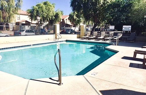 East Mesa House | Cozy and Clean Pet-Friendly Family Retreat Newly Remodeled Community Pool