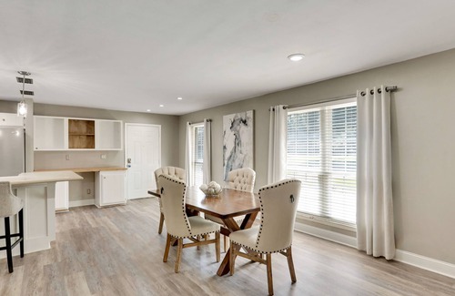 Savannah House | Cozy and Comfortable 3-Bedroom House - Perfect for Your Next Vacation!