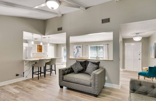 Savannah House | Cozy and Comfortable 3-Bedroom House - Perfect for Your Next Vacation!