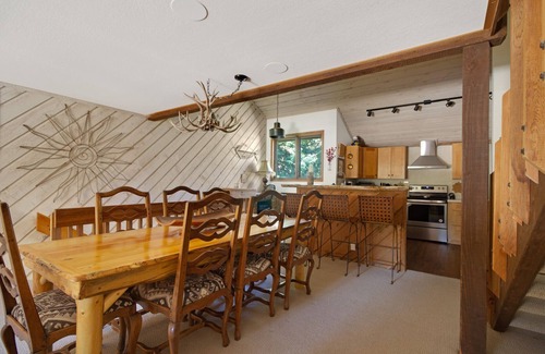 Elkhorn Village Condo | Cozy and Comfortable 2 Bed, 2 Bath Condo in Elkhorn - Adventurer’s Paradise