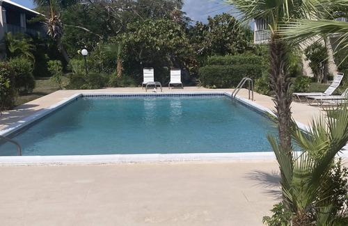 Bahamia West Condo | Cozy and Comfy Island Condo