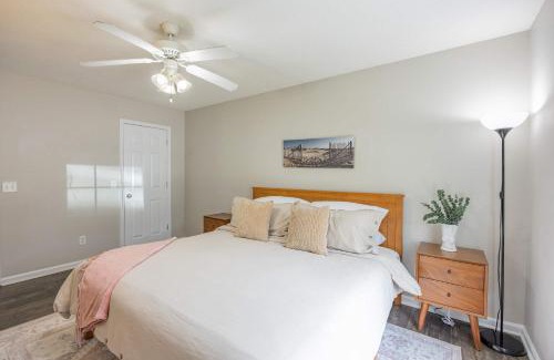 Statesboro House | Cozy and Contemporary Villa 1 Mile from GSU