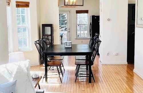 Durham House | Cozy and Convenient to Everything!