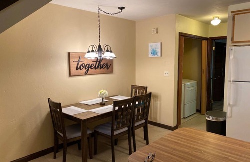 Tallahassee House | Cozy and just upgraded Townhouse Near Parks, lakes, trails and Universities