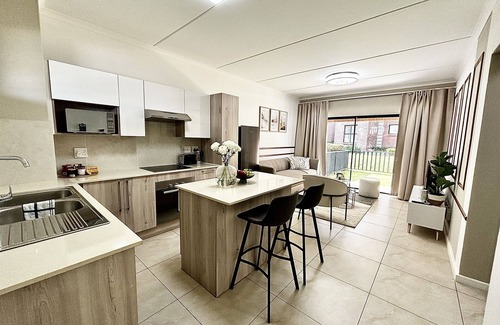 Greater Johannesburg Metropolitan Area Apartment | Cozy and luxurious, Infinitypool - Canvas 82 apartment, 7 mins from Fourways
