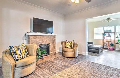 Meridian-Kessler House | Cozy and Modern Indy House about 5 Mi to Downtown!