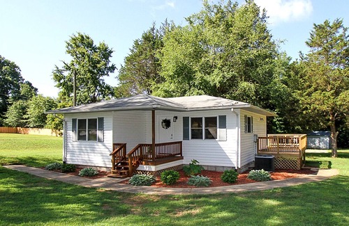 Davidson Cottage | Cozy and private 2-bed cottage close to Lake Norman/ Charlotte