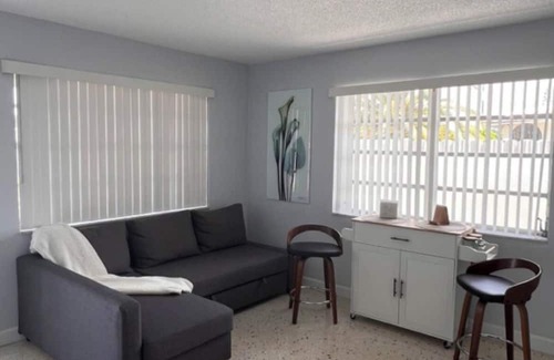 Flagami House | Cozy and Private Guest House by Miami Airport