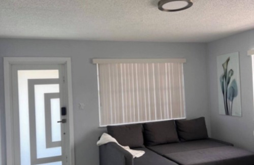 Flagami House | Cozy and Private Guest House by Miami Airport