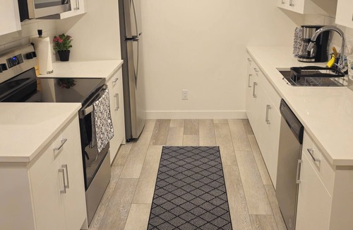 Calgary House | Cozy and Quiet Basement Suite in Calgary area.