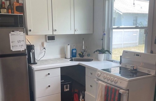 United Central Apartment | Cozy and quiet Studio 10 mins from the beach and Downtown St. Petersburg!nn