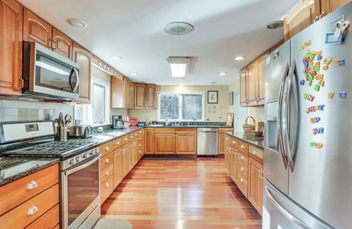 West Bridgton Cottage | Cozy and roomy Maine family retreat 5 mins from Pleasant Mountain