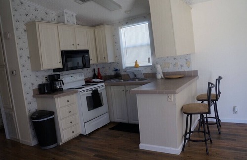 Taylor Creek House | Cozy and spacious one 1/1 with Living Room space fully furnished.