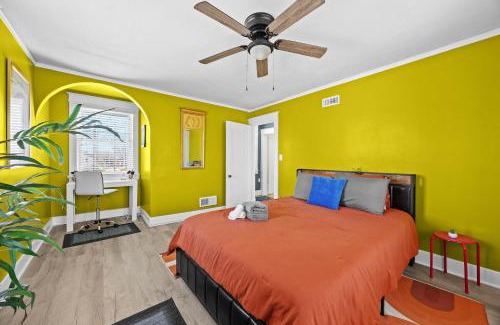 Merriwether House | Cozy and Spacious Retreat in Lou Arts District