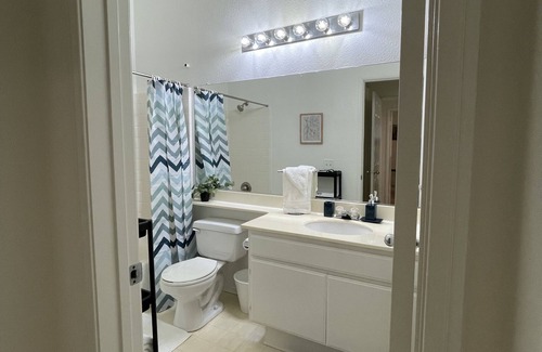 Aliso Viejo Condo | Cozy and spacious sunlit 3 bed 3 bath townhouse in Aliso Viejo!