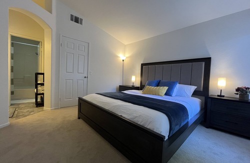 Aliso Viejo Condo | Cozy and spacious sunlit 3 bed 3 bath townhouse in Aliso Viejo!