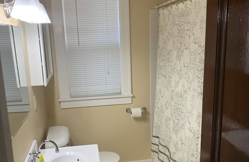 Sault Ste. Marie House | Cozy And Sparkling Clean ~ Better Than A Hotel!