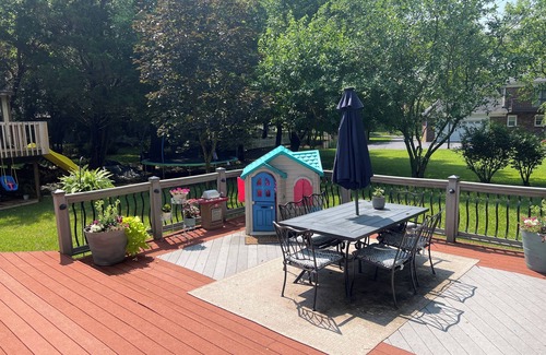 Jeffersontown House | Cozy and Updated Louisville Home with 4 bedrooms and a pool table and gym!