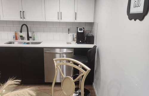 Calgary Apartment | Cozy and Well-Furnished 2-Bedroom Basement Suite in North Calgary