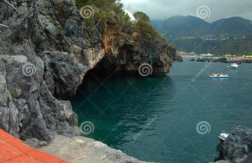 Bonifati Apartment | Cozy Apartment in Cittadella del Capo with Sea View