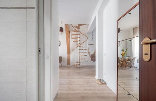 Acquabella Apartment | Cozy apartment 1 Min from new MM4 Argonne