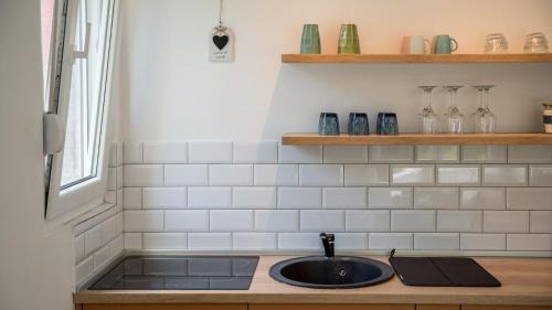 Skaljari Apartment | Cozy apartment, 10 minutes walking distance from the Old Town
