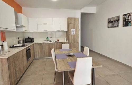 Gzira Apartment | Cozy Apartment 2 bdr 2 bth Terrace near Promenade