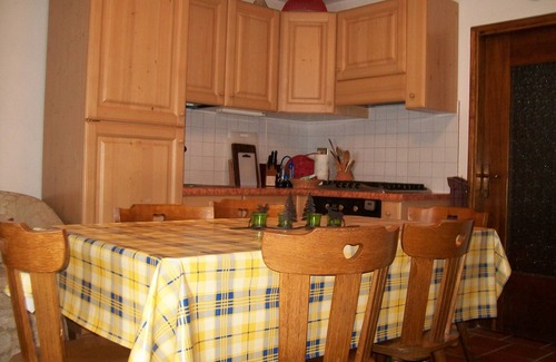 Pianazzo Apartment | Cozy apartment, both in winter and summer