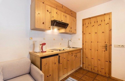 San Cassiano Apartment | Cozy Apartment "Dolomieu 25" with Mountain View & Wi-Fi