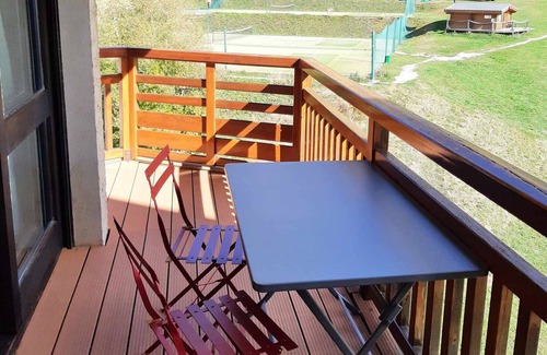 Les Deux Alpes Apartment | Cozy apartment for 6 at the foot of the slopes with parking and pets allowed