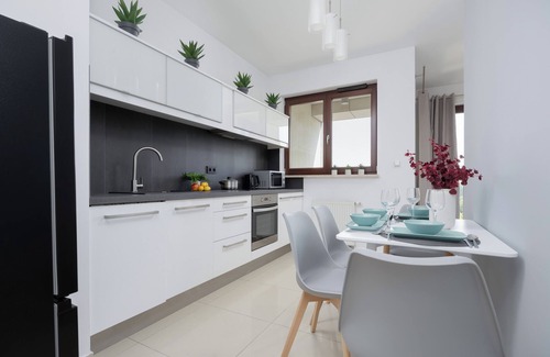 Muranow Apartment | Cozy Apartment for 4 by Renters